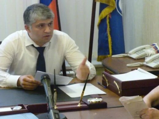 Саид амиров мэр махачкалы. Магомед амиров. Далгат амиров. Джапаров магомед саидович. Махачкалы саид амиров.