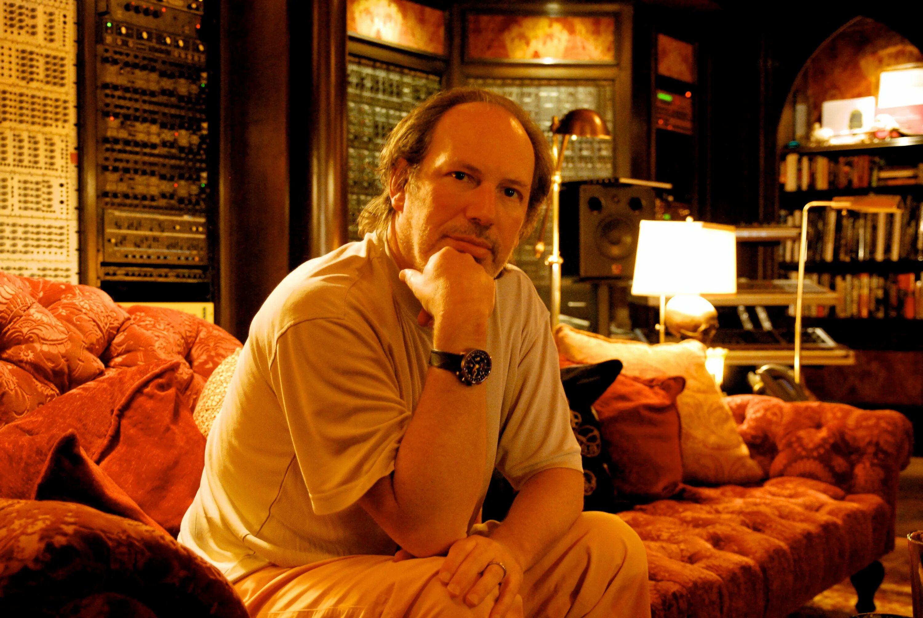 Кинокомпозитор ханс циммер. Ханс циммер. Hans zimmer о композиторе. Саундтреки зиммер. Ханс флориан циммер.