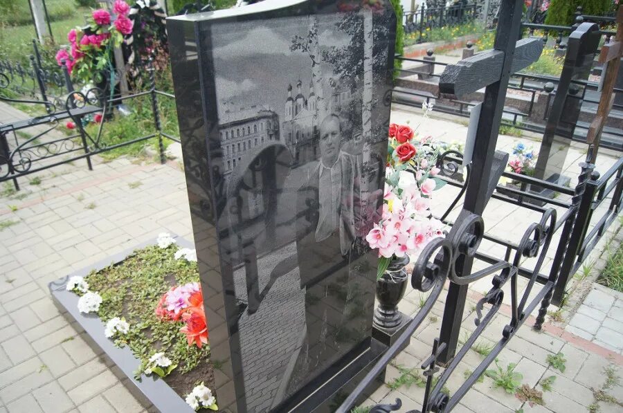 Полынковское кладбище тамбов памятники. Армянские памятники на кладбище. Памятники на могилу тамбов. Полынковское кладбище тамбов. Полынковское кладбище воронеж.