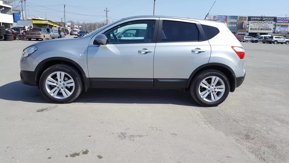 Диски nissan qashqai r19. Nissan qashqai j10 диски r17. Nissan qashqai j10 диски. Диски nissan qashqai r17. Ниссан кашкай на 17 дисках.