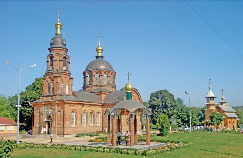 Александронеасеий храм старый Оскол. Святые старого оскола