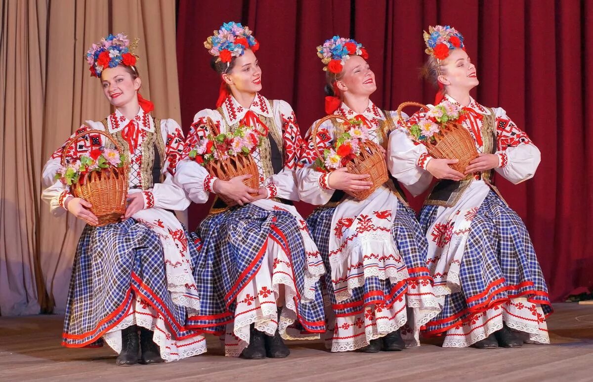 Белорусские национальная культура. Ансамбль Крыжачок БГУ. Беларуский народный хореографический ансамбль. Лявониха белорусский народный танец. Белорусский танец Крыжачок.