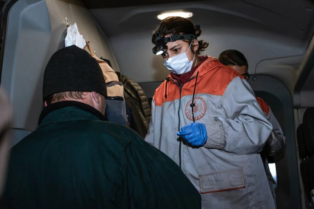 Ачинска помощь бездомным. Волонтерство ночлежка. помощь бездомным. социальная помощь бездомным людям. оказание помощи бездомным людям.