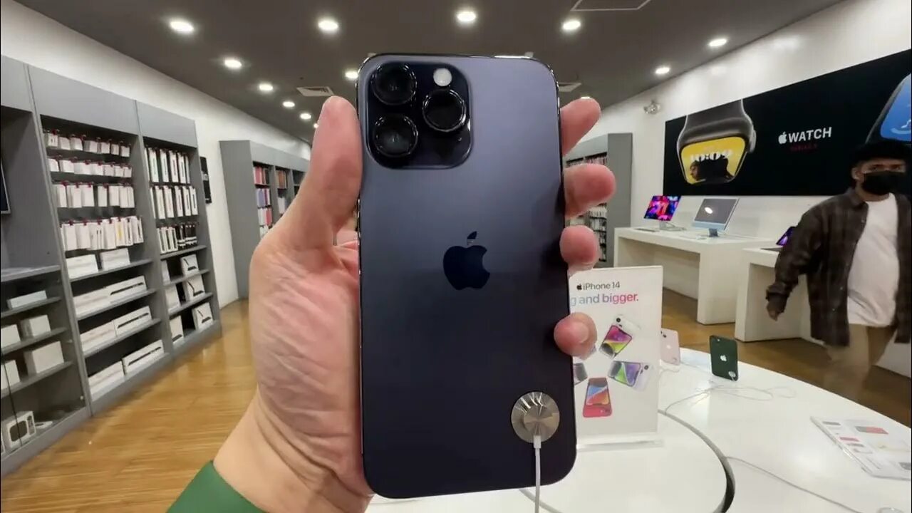 Iphone 15 pro mac istudio msk. Айфон 14 pro max deep purple. iphone 14 pro deep purple. iphone 14 plus deep purple vs black. iphone 14 pro max 2025 purple.
