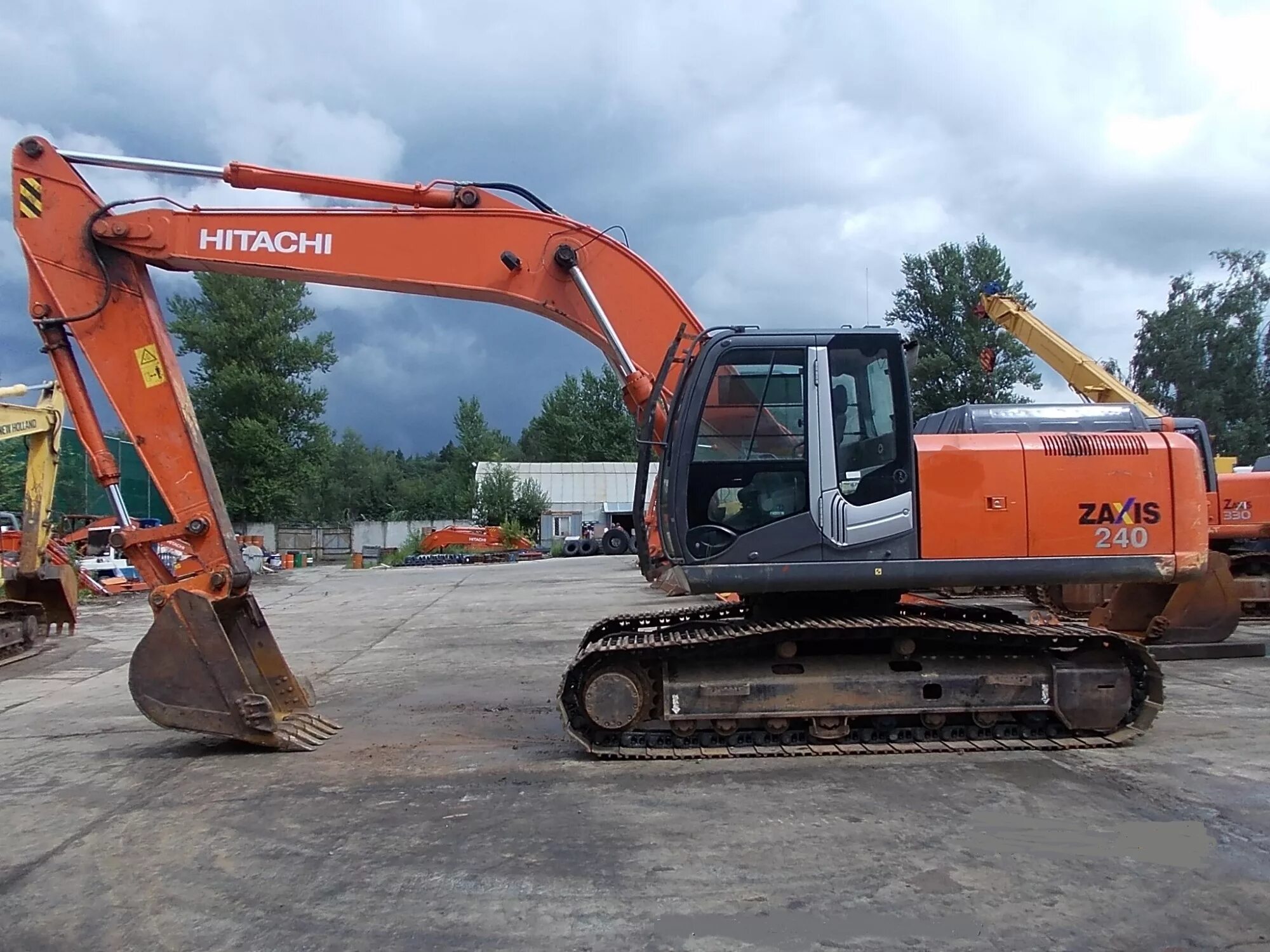 Hitachi zx240-5g. Hitachi zx240-3. Экскаватор Хитачи 240. Hitachi zx200-3. Авито купить экскаватор гусеничный