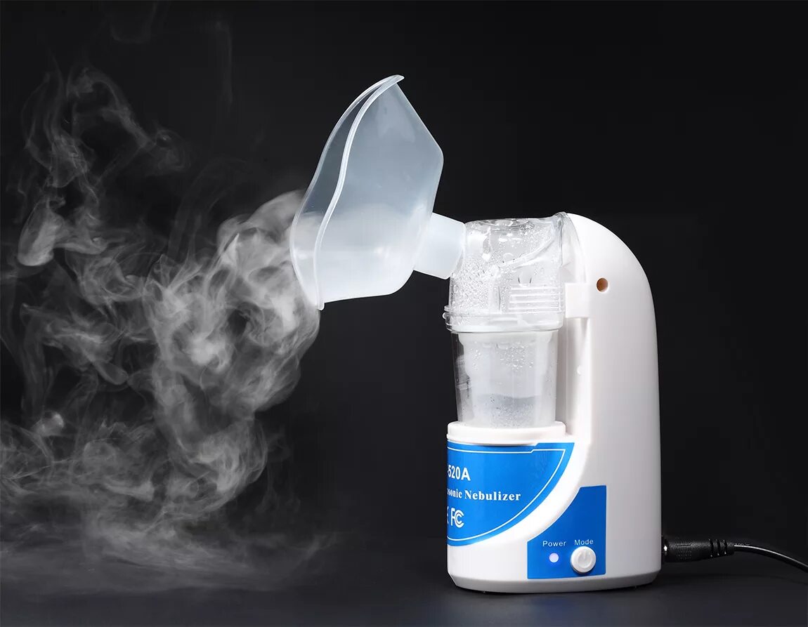 Помогает ли ингалятор. Ингаляционный аппарат ultrasonic nebulizer. небулайзер для ингаляций при коронавирусе. ингалятор при коронавирусе небулайзер. портативный ингалятор небулайзер для астматиков.
