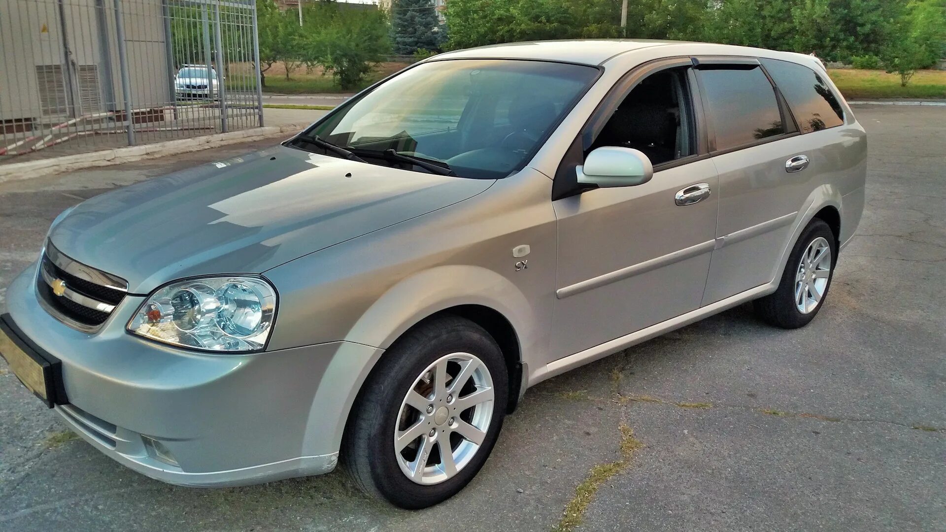 Купить шевроле лачетти универсал в москве. Chevrolet Lacetti SW. Chevrolet Lacetti универсал Стайлинг. Lacetti Wagon. Chevrolet Lacetti универсал Tuning.