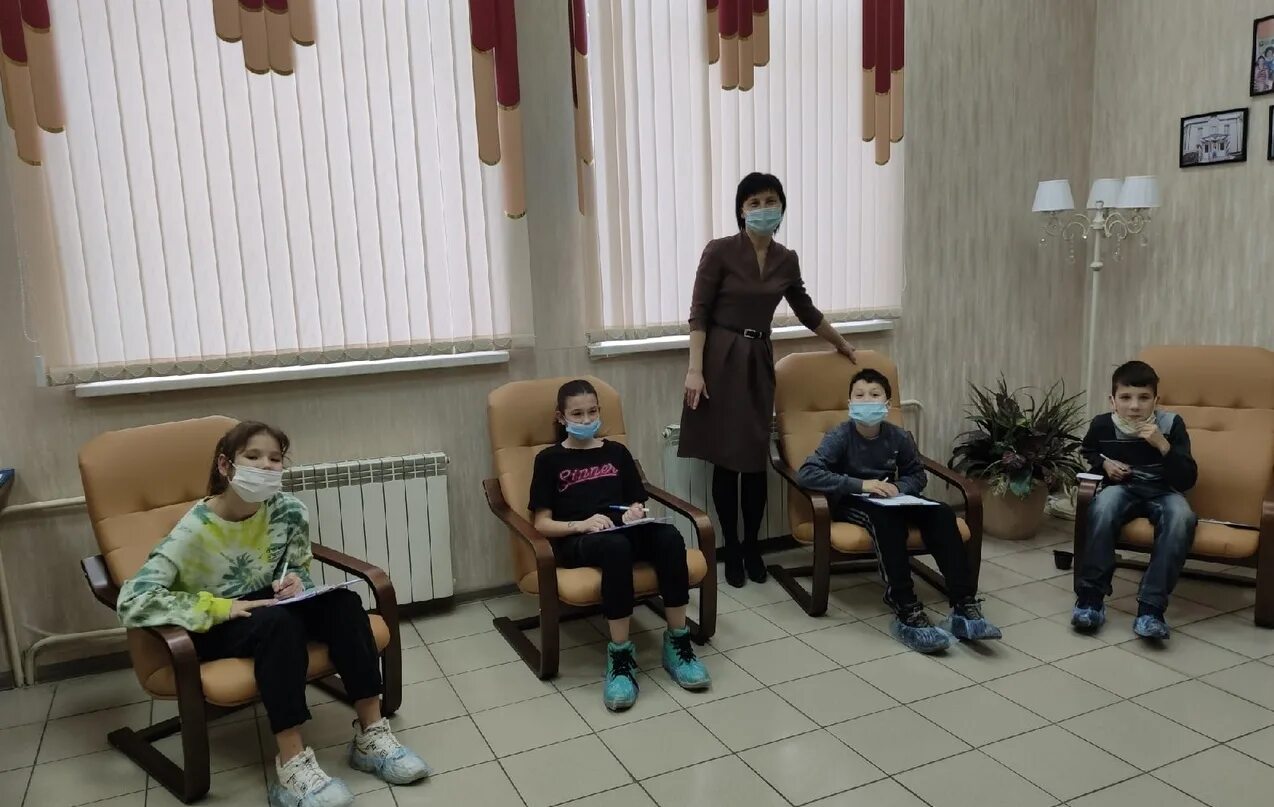 кризисный центр помощи женщинам. психолог кризисного центра. женский кризисный центр. кризисный центр. психолог в кризисном центре.