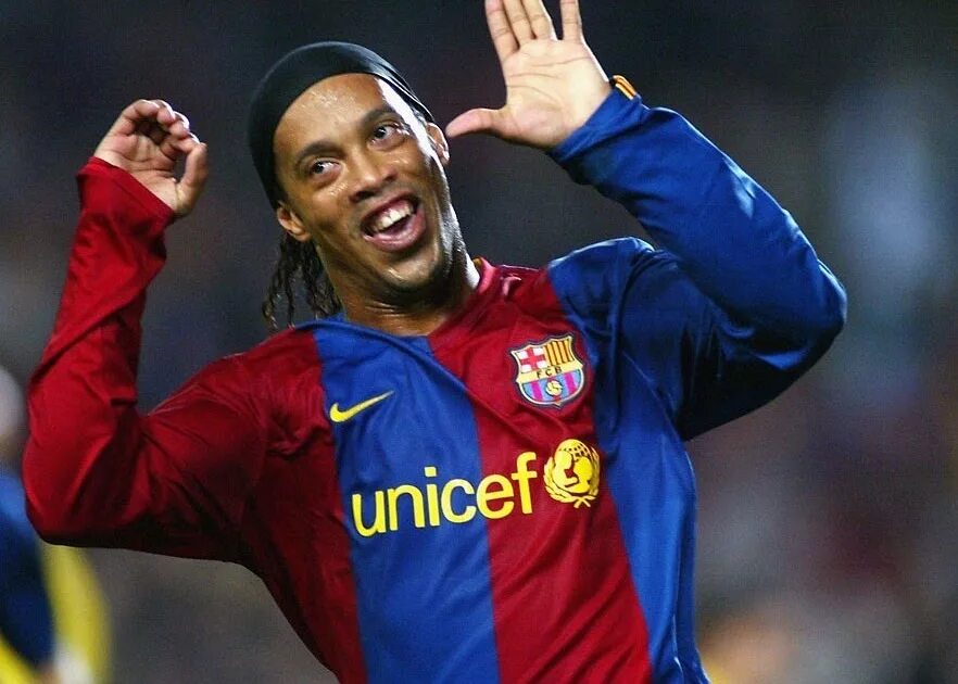 Роналдиньо гаушо 2021. Роналдиньо бразилия. Роналдиньо барселона 2003. Когда родился роналдиньо. Когда родился роналдиньо.