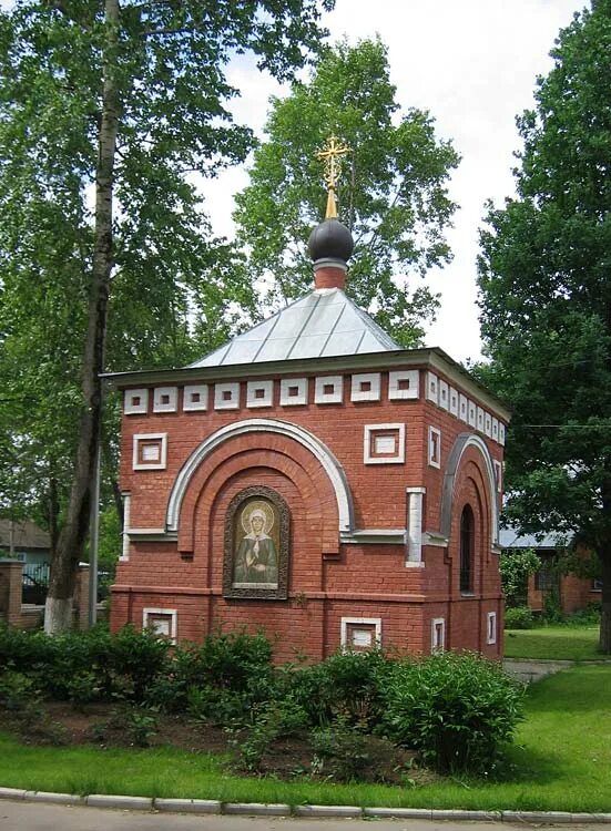 Часовню матроны. Храм матроны московской в сходне. часовня матроны на сходне. сходня химки матрона московская. храм матроны московской химки.