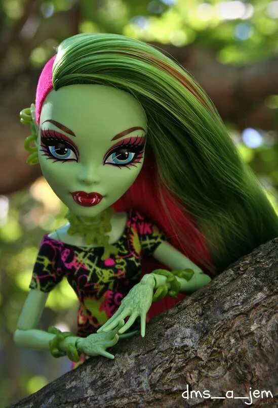 Венера макфлайтрап базовая. Монстер хай зеленая. Школа монстров венера макфлайтрап. Джинафаер лонг 3д. Монстер хай джинафаер лонг.