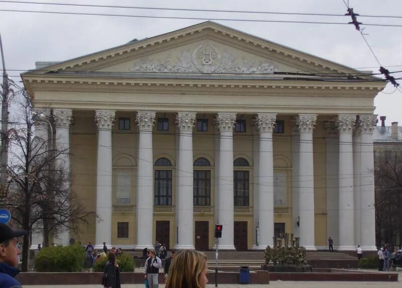Рязанский театр драмы театральная площадь 7а отзывы. Рязань, театральная 7а. Театр драмы рязань фото. Рязанский театр драмы театральная площадь 7а отзывы. Рязанский государственный областной театр драмы описание.