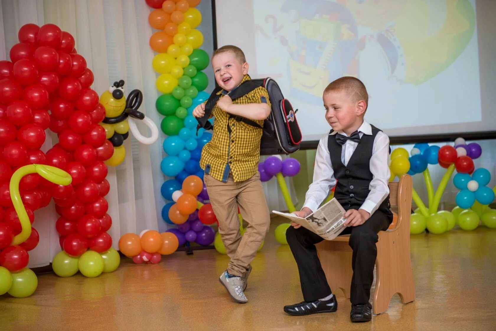 Двойка на выпускном в детском саду. Сценка двойка на выпускной в детском саду. Необычный выпускной в детском саду. Персонаж двойка на выпускном в детском саду. Смешная сценка 11 класс