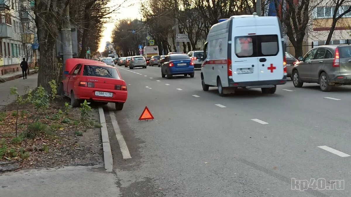 Что сегодня случилось на калужской. Пожар в малоярославце 8 декабря 2022. Дтп такси калуга 28 августа. Метро дыбенко час пик. Что сегодня случилось на калужской.