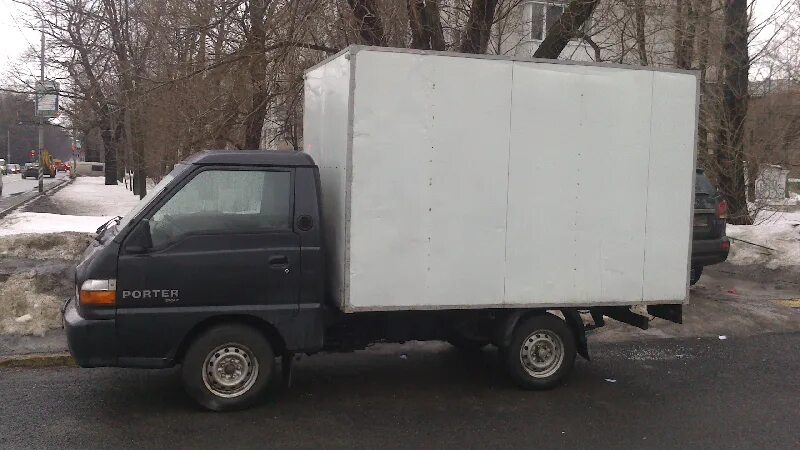 Работа на автомобиле до тонны. Hyundai Porter 2002. Портер 1 грузоподъемность Хендай. Хендай Портер до 1 тонны. Портер Хендай 2834f9.