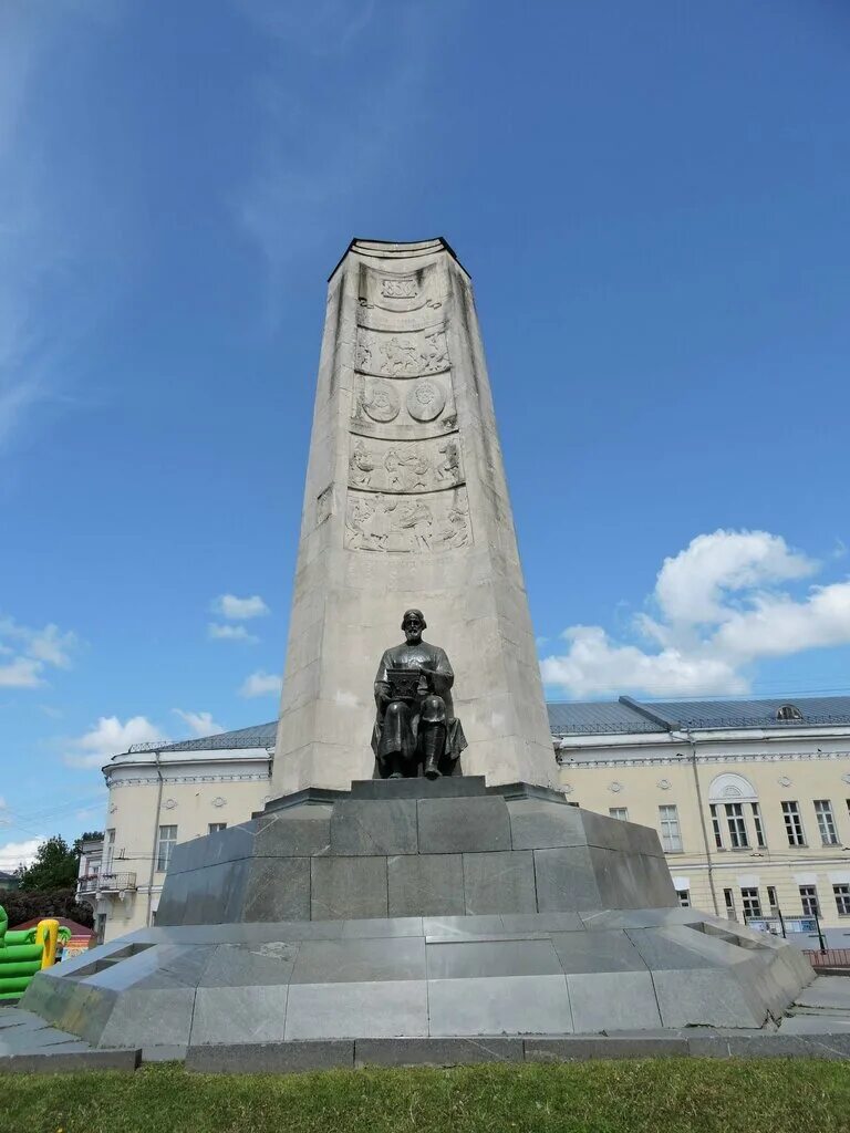 город 850 лет. город 850 лет. владимир монумент к 850 города. памятник в честь 850 летия основания владимира. псков достопримечательности великие луки.