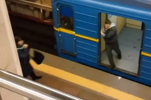 Угнали поезд