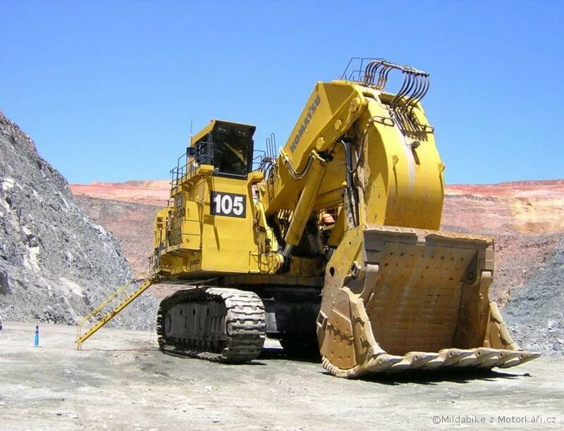 Komatsu pc8000-6. Экскаваторы якутуголь. Komatsu pc8000. Шагающий экскаватор на якутугле. Экскаватор komatsu pc8000.