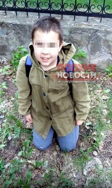 Унижения мальчика рассказы. Мальчик унижает мальчика. школьники унизили мальчика. девочка унижает мальчика.