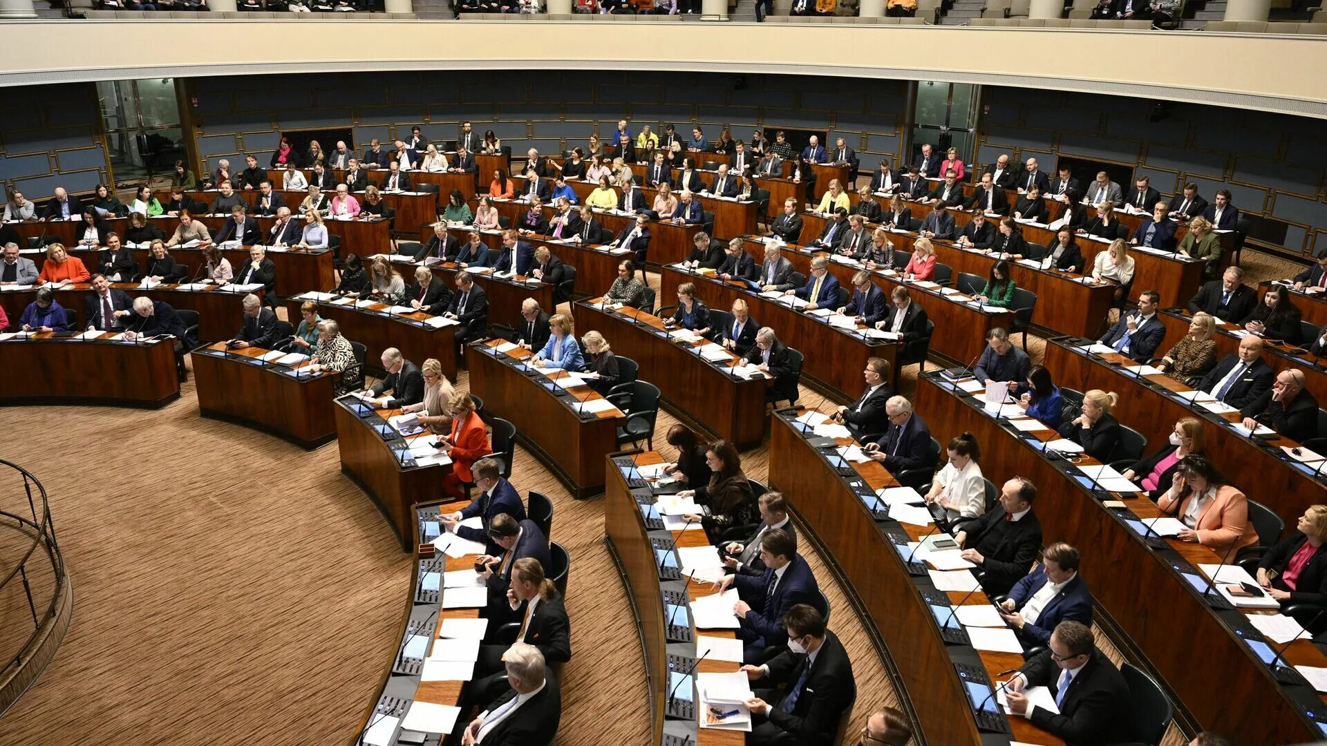 Заседание парламента. Финский парламент. Парламент страны. Финляндия парламентская Республика.