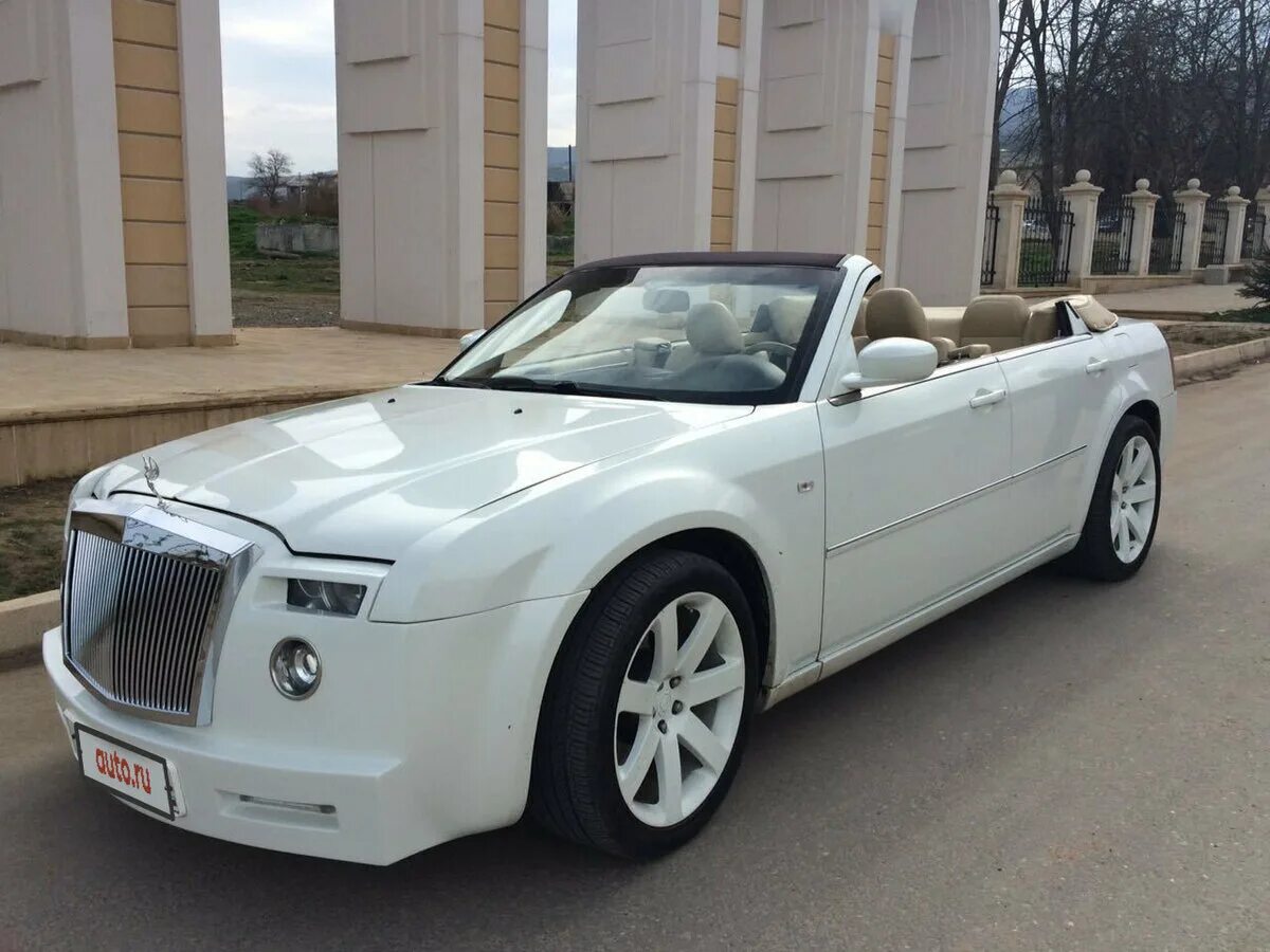 Крайслер 300с кабриолет. Крайслер 300с белый кабриолет. Chrysler 300c Cabrio. Chrysler 300c Convertible. Авто кизляр