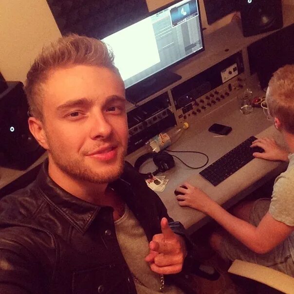 Егор крид брюнет 2021. Николай барисов булатки. Есть ли брат у егора крида. Егор крид 2021. Егор крид и артем бизин.