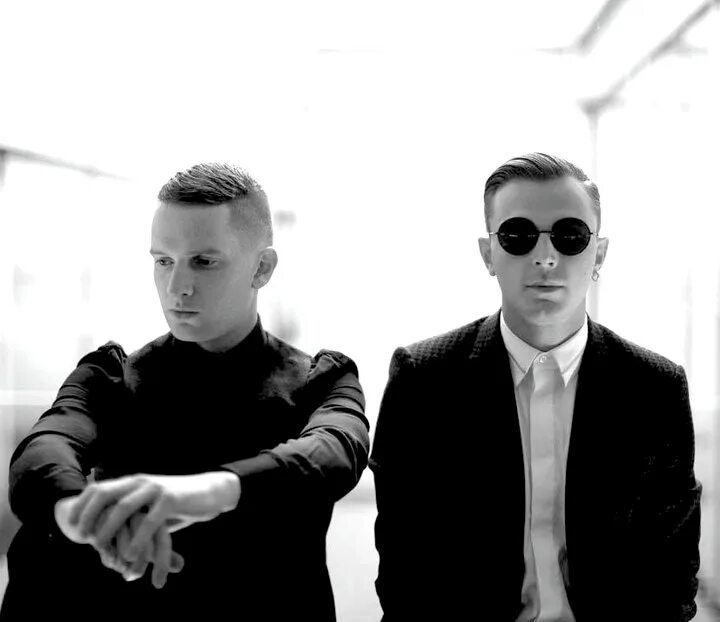 Hurts take. Группа hurts. Hurts 2021. Hurts 2015. Hurts 2008.