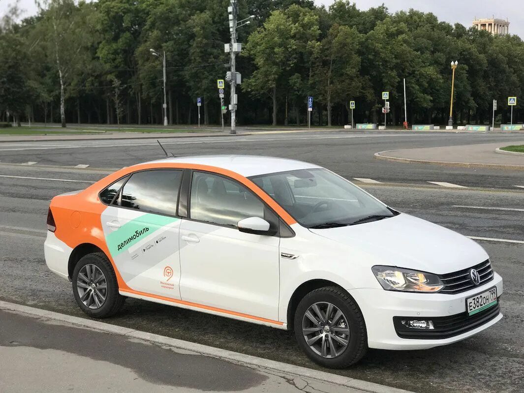 Перегонщик делимобиль вакансия. Ауди а3 делимобиль. Bmw x1 каршеринг. Hyundai solaris делимобиль. Vw polo vi делимобиль.