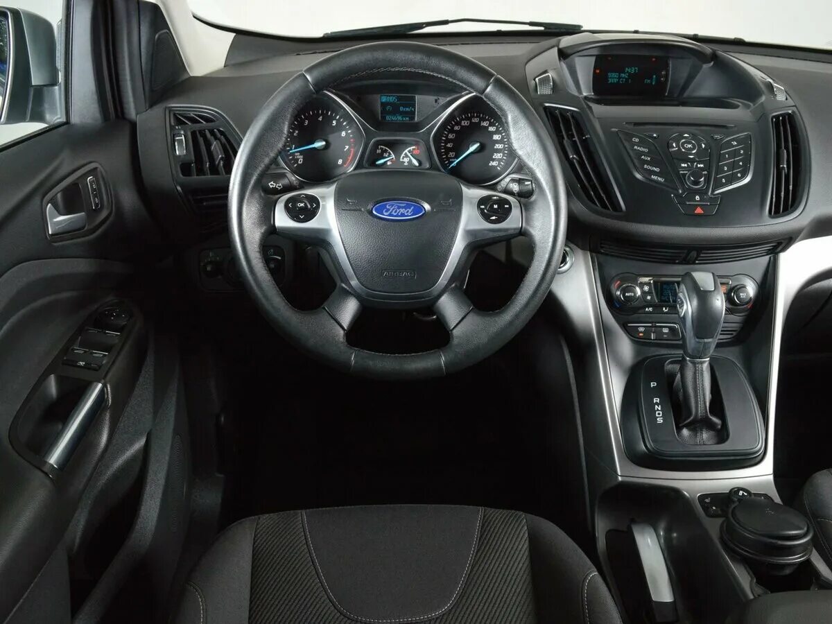 Панель на кугу. Ford Kuga 2014 салон. Ford Kuga II 2014. Ford Kuga 2 салон. Ford Kuga 2013 салон.