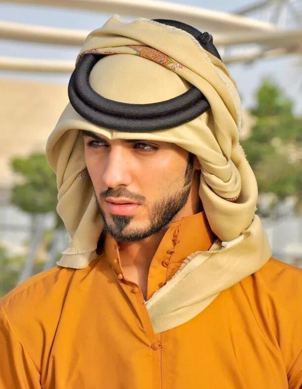 Шейхи омар боркан. Омар байкал аль гала. Хамдан ибн мохаммед аль мактум. Омар боркан саудовская аравия. Красивый шейх.