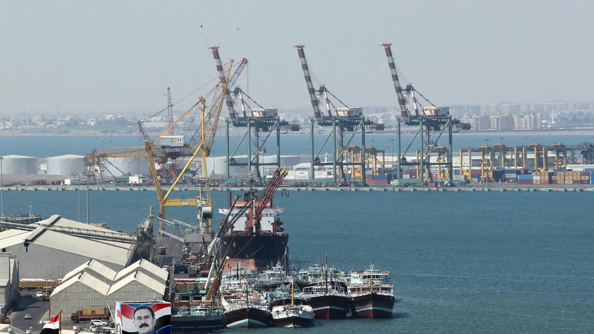 Порт в йемене 4. Йемен порт. Порты йемена. Города порта россии. Кишн порт йемен.