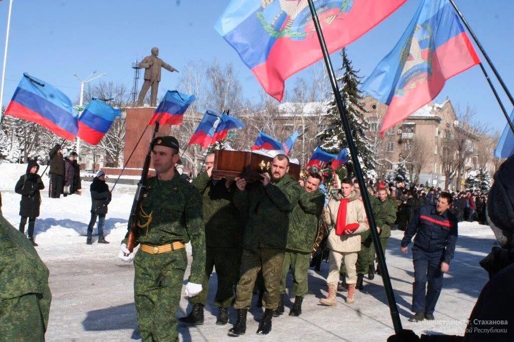 Новости донбасса новороссии вконтакте. Сестры Победы ЛНР. Стаханов ЛНР. День Республики Стаханов.