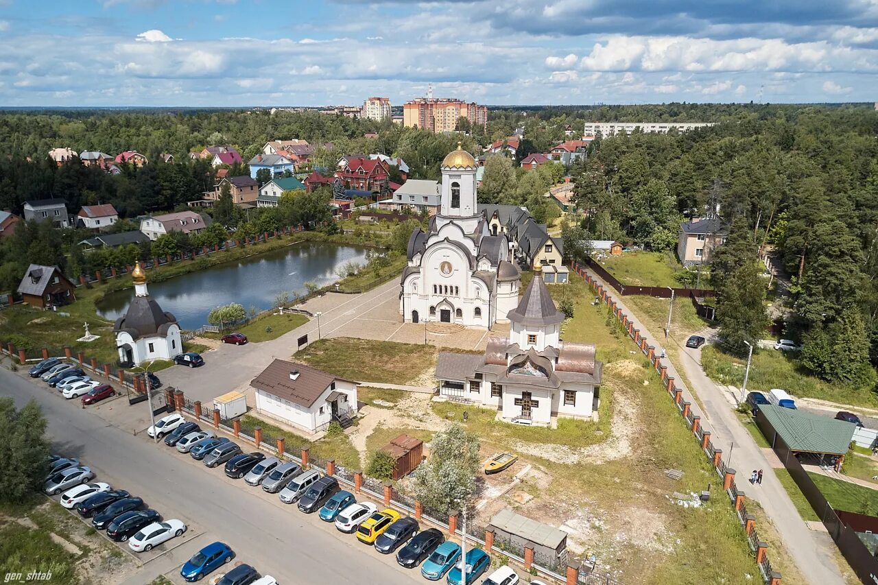 Красногорск поселок нахабино. Красногорск Казанская Церковь Опалиха. Опалиха Красногорск достопримечательности. Красногорск Елисаветинский храм. Красногорск микрорайон Опалиха достопримечательности.