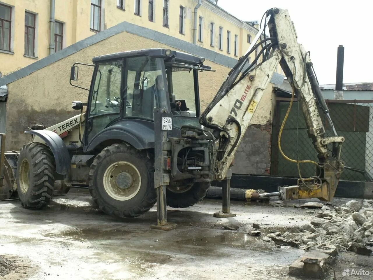 Экскаватор-погрузчик jcb 3cx-4ws-sm. Jcb 360 экскаватор. Гидромолот на jcb 3cx. Рыхление грунта гидромолотом. Отбойный молоток экскаватор 2026.