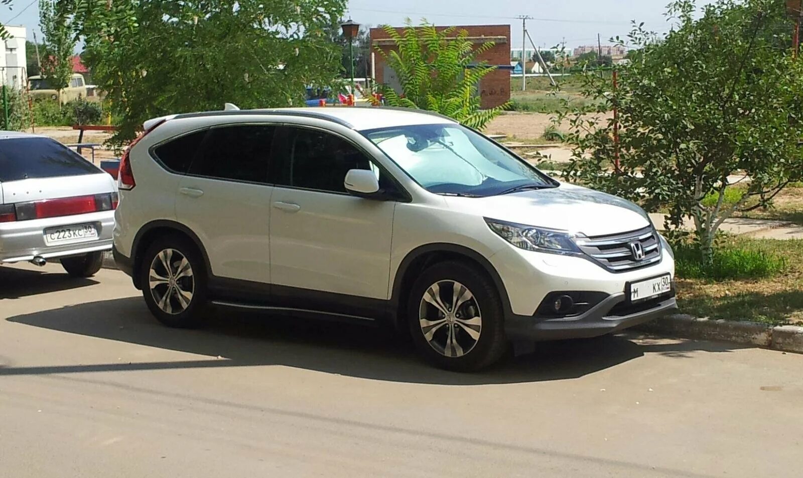 Хонда СРВ 4. Honda CR-V 2014 Tuning. Honda CR-V 2014 r19. Honda CR-V, 2013 колесах r20.