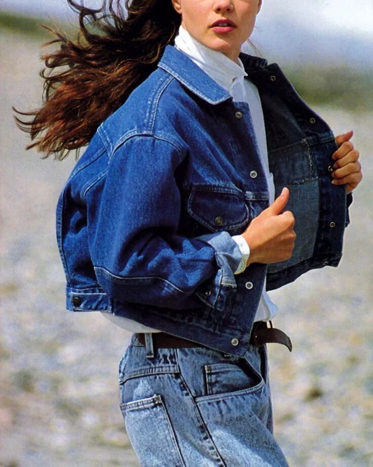 1990 е мода. Кельвин Кляйн Брук Шилдс джинсы 1980. Джинсовка Левис 90е. 90е мода США.