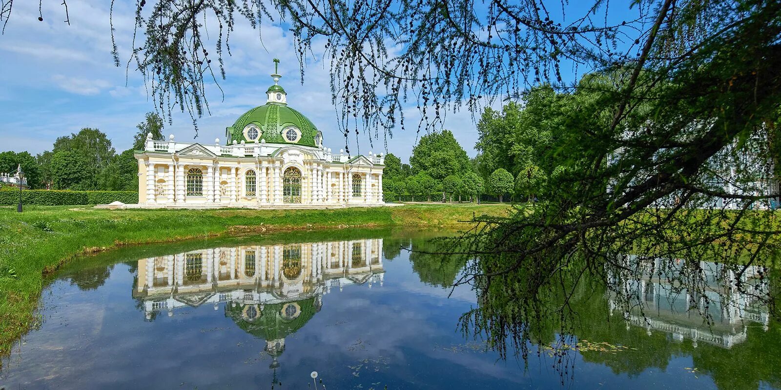 Усадьба кусково метро. Павильон «грот» в усадьбе Кусково (Москва). Кусково музей усадьба ВК. Музей-усадьба Кусково, ул. юности, 2. Усадьба Кусково сувенирный павильон.