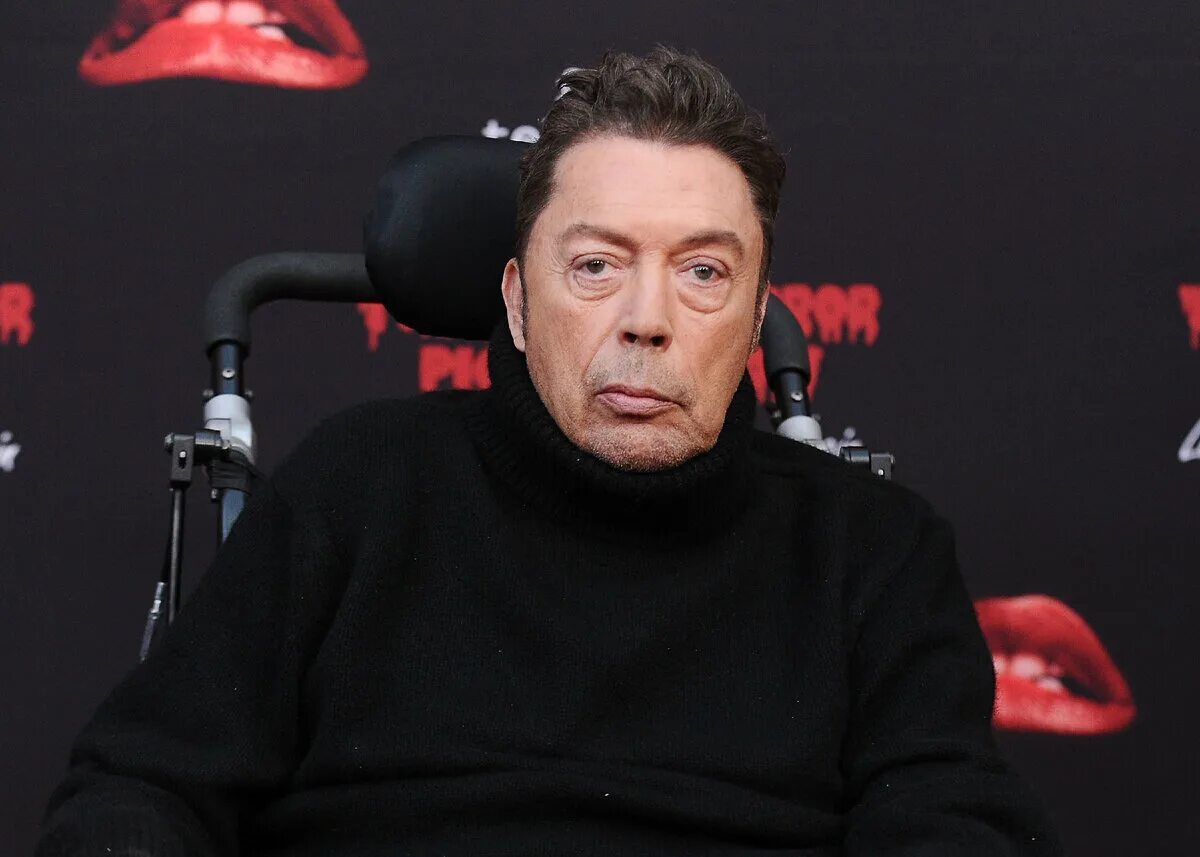 Tim curry. Tim curry 2025. тим карри 2025. тим карри сейчас. тим карри актер сейчас.