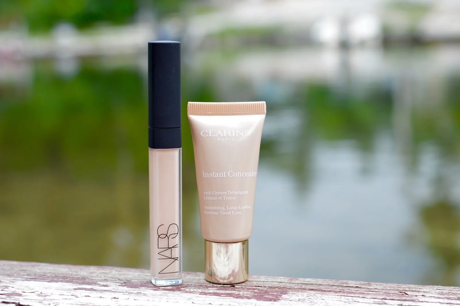 Clarins instant concealer 01. Консилер кларанс. clarins instant concealer. clarins instant concealer оттенки. clarins instant concealer свотчи.