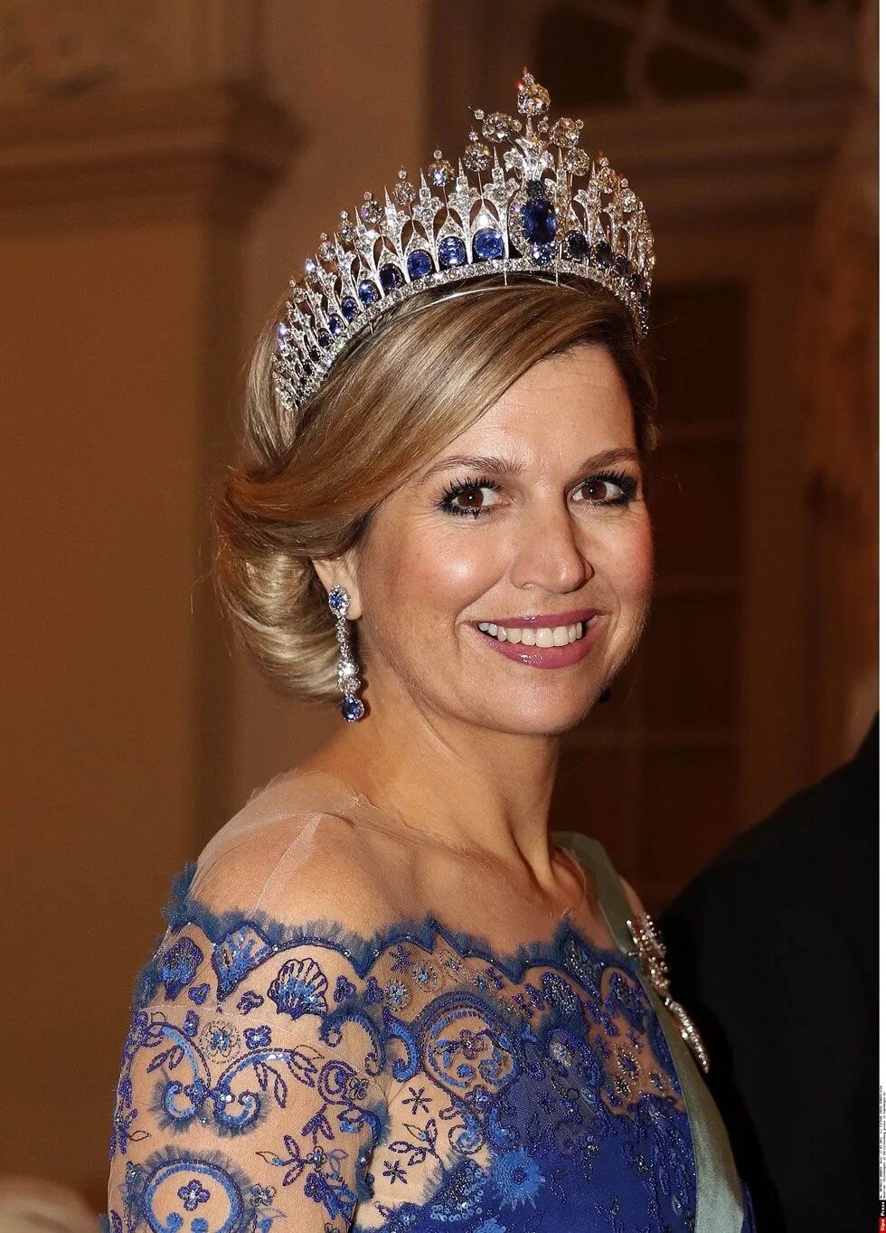 Красивая принцесса. Девушки принцессы. Принцесса швеции мадлен в тиарах. Настоящие красивые принцессы. Принцесса мадлен принцессы швеции.