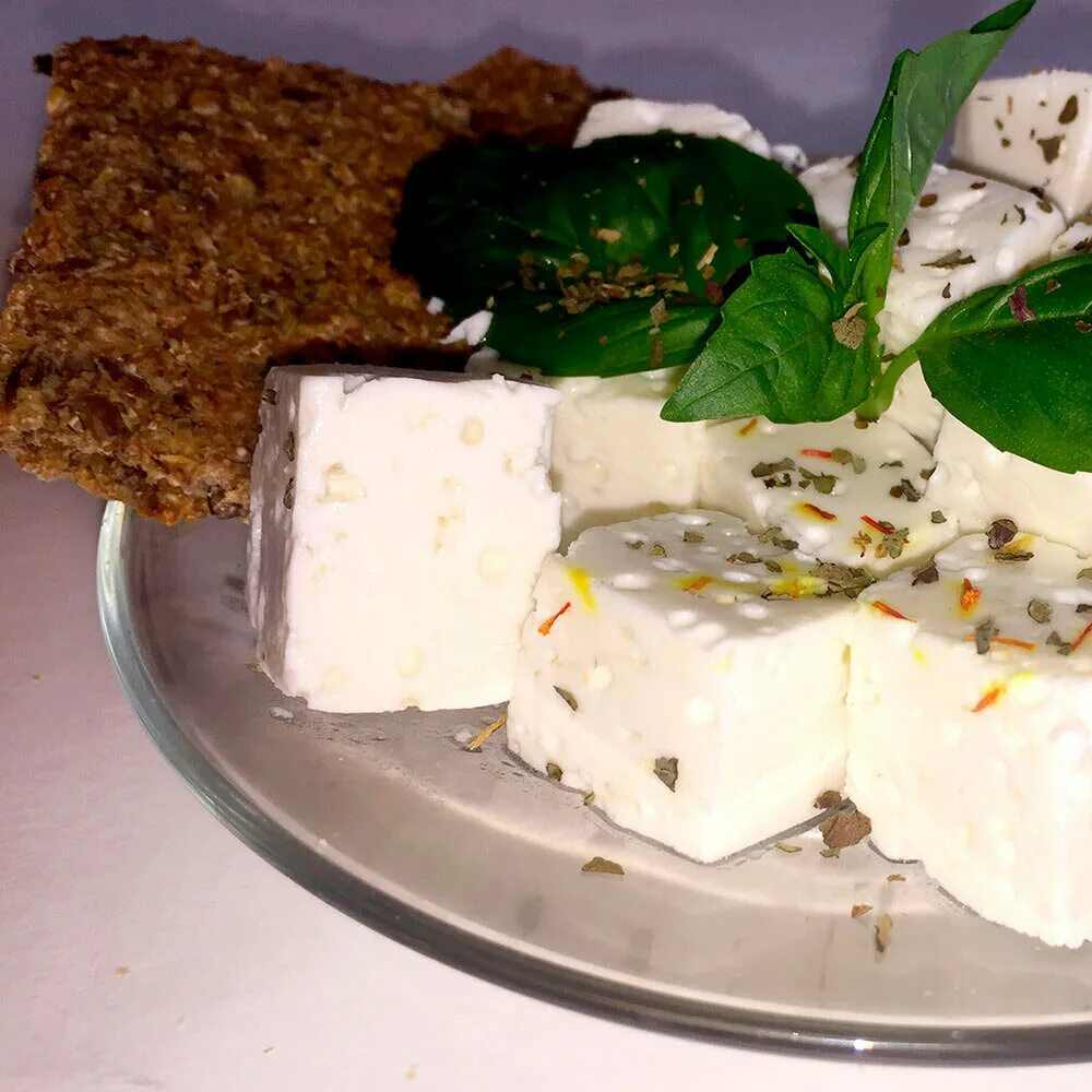 брынза москва. сыр рассольный брынза. сырная тарелка брынза. сыр брынза. сыр рассольный брынза.