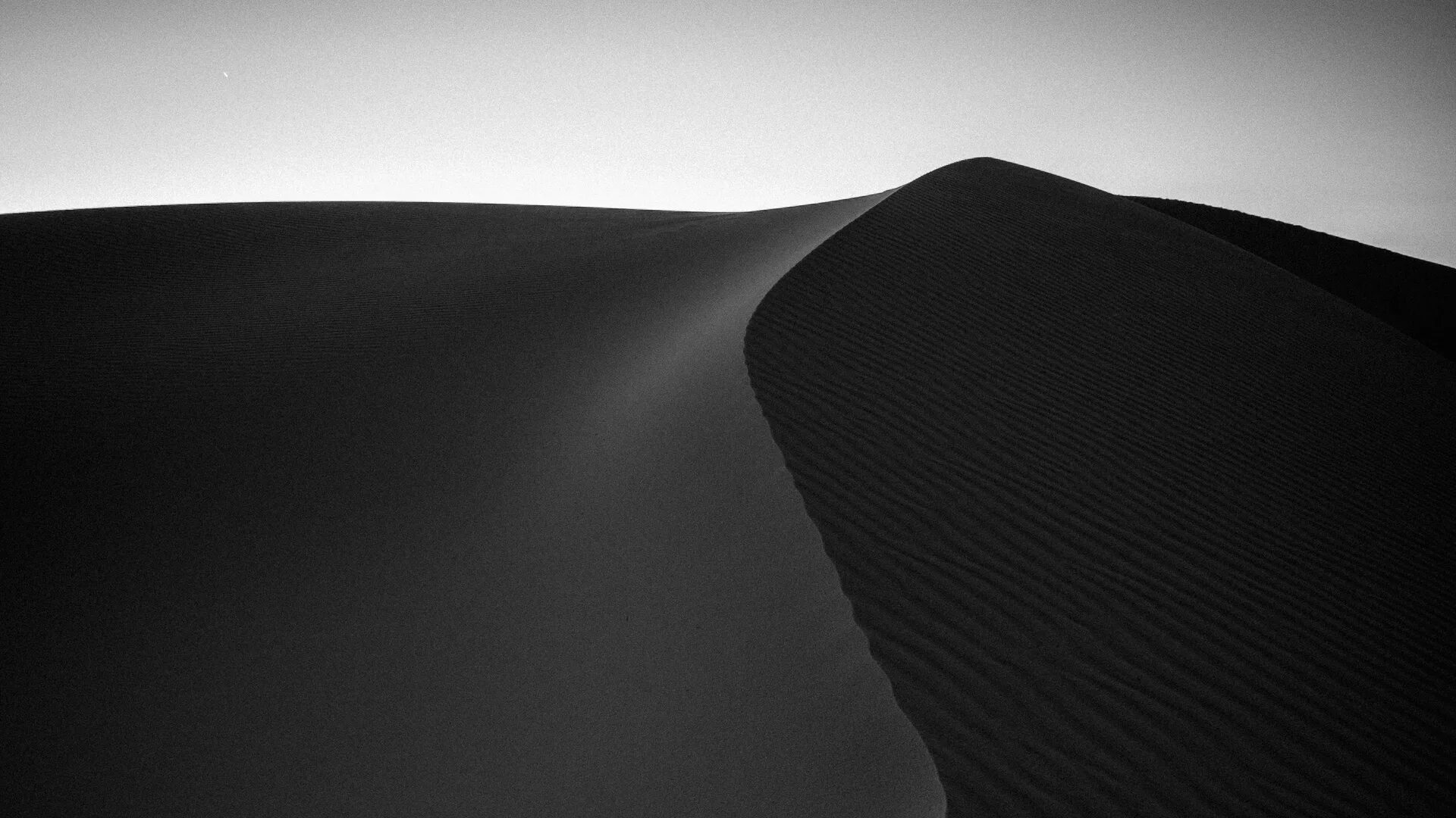 Dark sand. Dark sand. Пустыня с черным песком. Черный песок текстура. Dark sand.