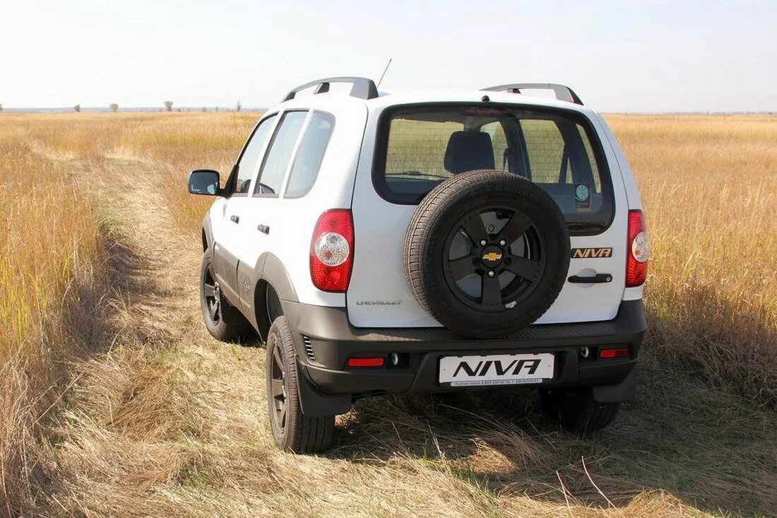 Нива маркет. Нива Шевроле. Шевроле Нива Niva. Нива Шевроле 12. Chevrolet Niva 2018.