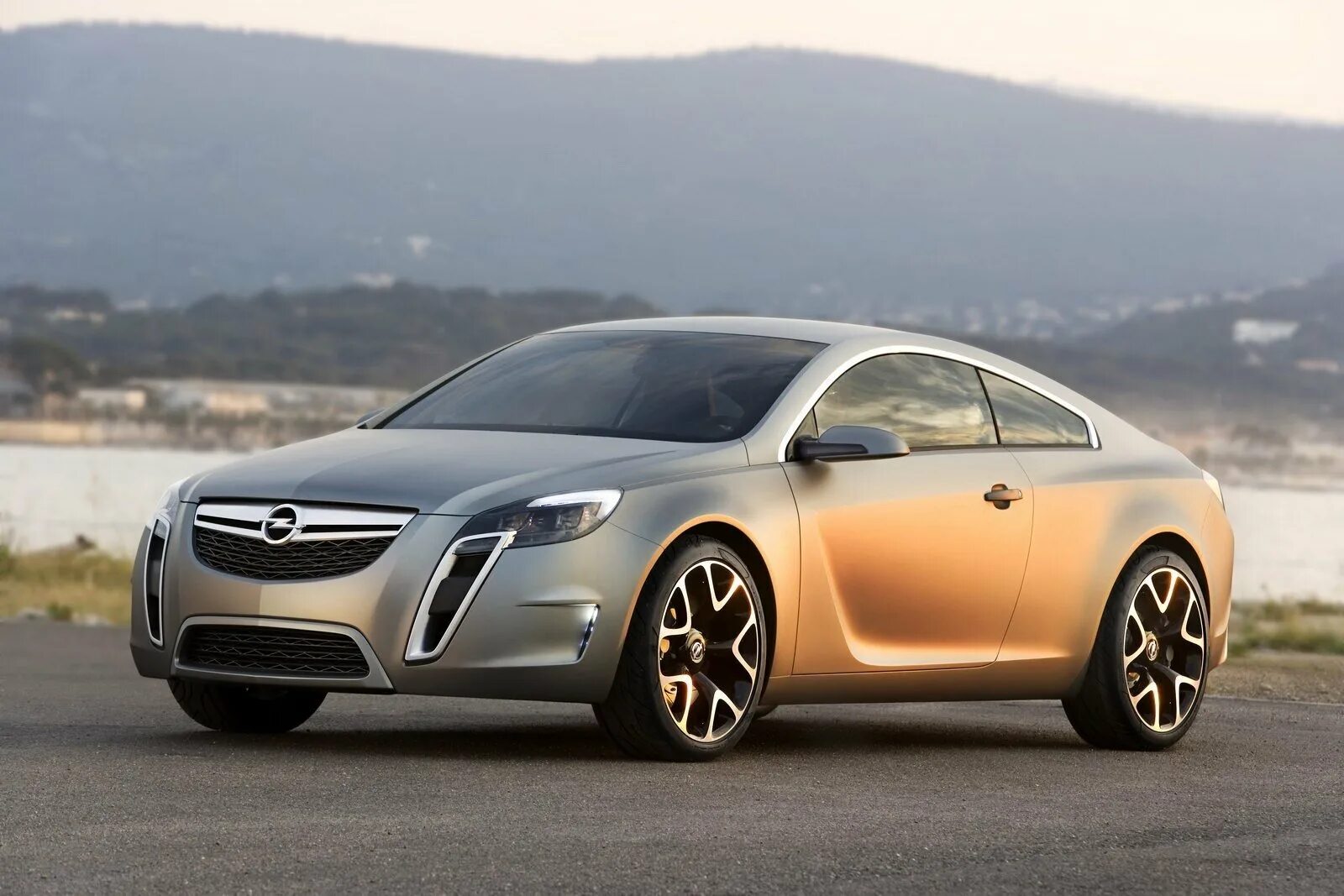 Gm купить опель. Opel Insignia GTC. Опель Инсигния купе. Опель Insignia GTC. Опель Инсигния 2020.