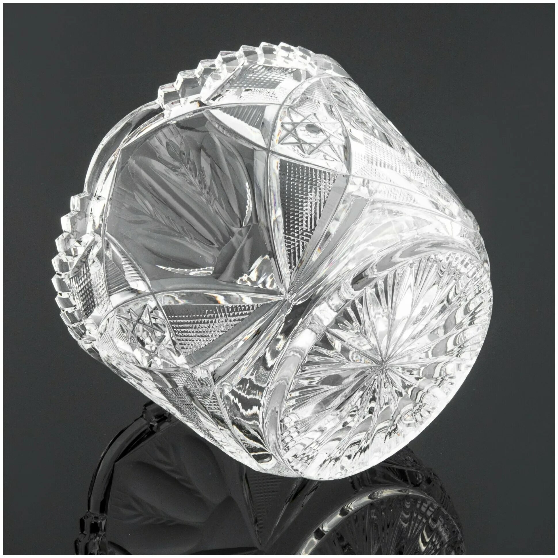 конфетница хрусталь. конфетница хрусталь. хрустальная конфетница ссср. сахарница хрустальная с крышкой богемия кристалл. хрустальная конфетница ссср.