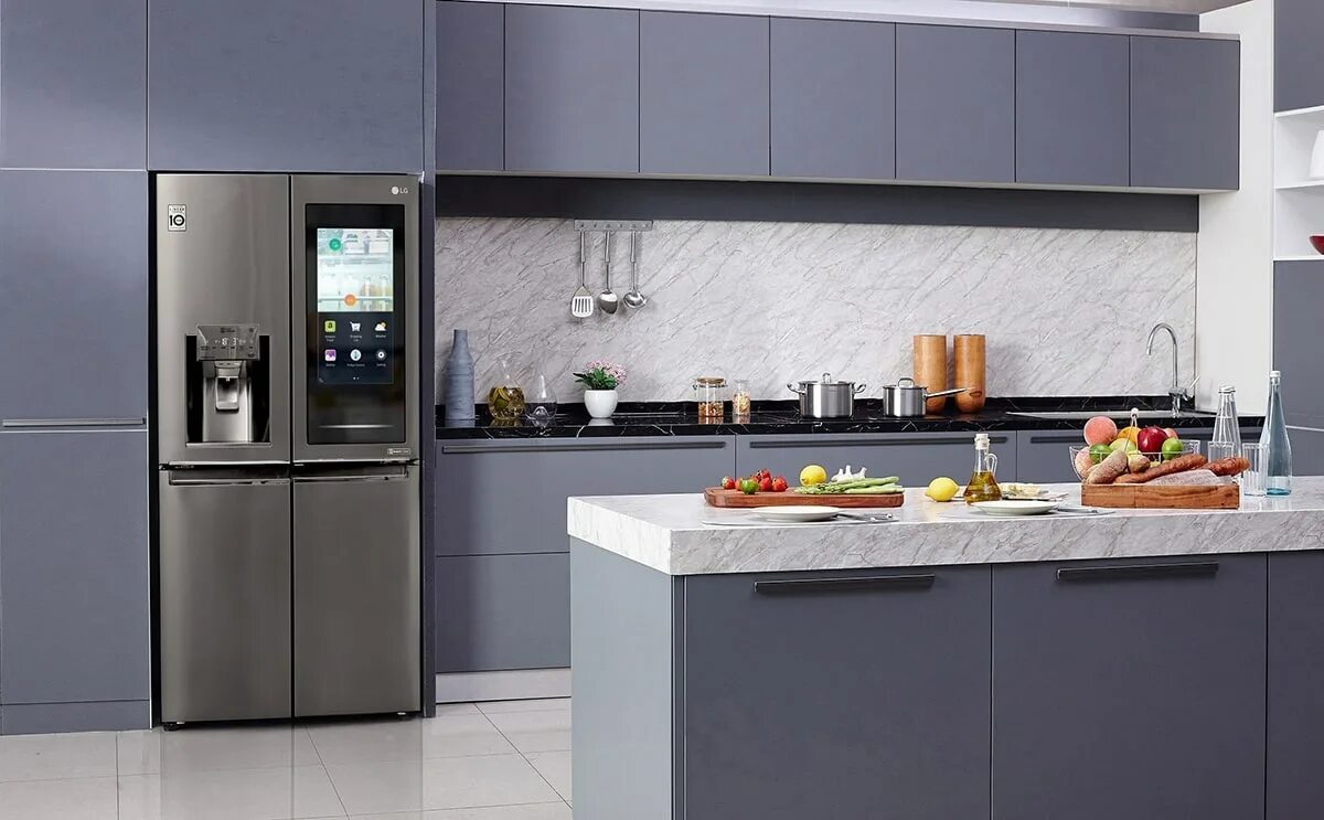 Холодильник фото. Холодильник LG instaview. Холодильник LG 2020. LG Refrigerator 2020. Холодильник самсунг 2020.