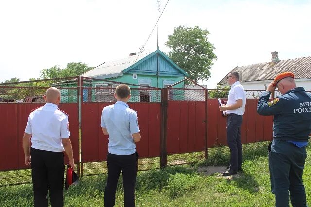 Погода новопокровском районе п новопокровский. ОПДН Новопокровская станица сотрудники. Новопокровский район. МЧС Новопокровский район. Администрация станица Новопокровская работники.