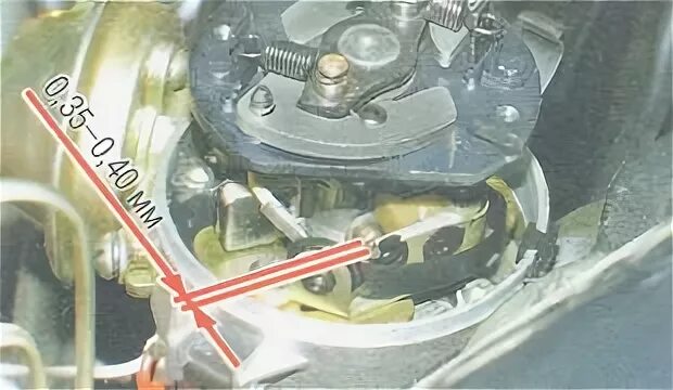 Регулировка зазора в контактах прерывателя. Регулировка зазора между контактами прерывателя ваз. Зазор контактов трамблера ваз 2106 карбюратор. Зазор между кулачками трамблера ваз 2106. Зазор в трамблере ваз 2106.