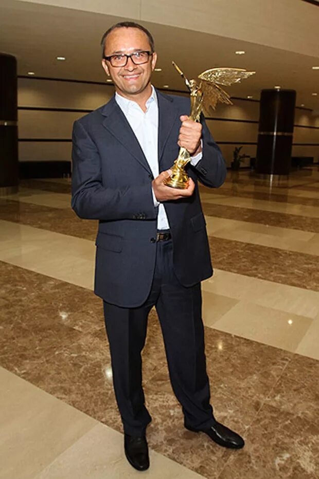 лицей изольда ишханишвили муж. загородный дом константина ремчукова. мазуров дмитрий петрович семья. изольда ишханишвили и дмитрий десятников. десятников бизнесмен.