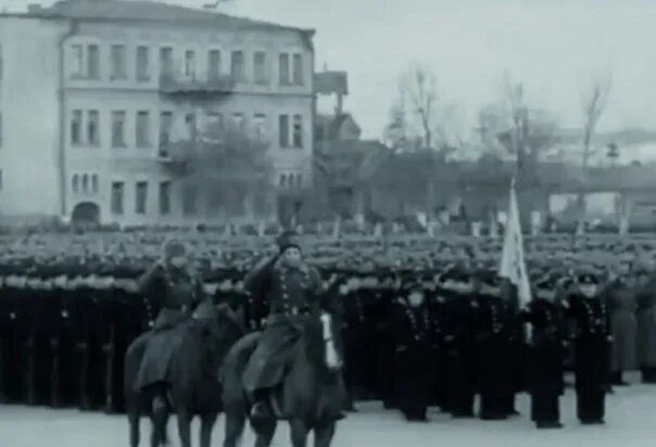 Парад 1941 г.Куйбышев. Военный парад в Куйбышеве 7 ноября 1941. Пард Куйбышеве 7 ноября 1941 года. Куйбышев парад 1941 года. Парад 1941 года в куйбышеве